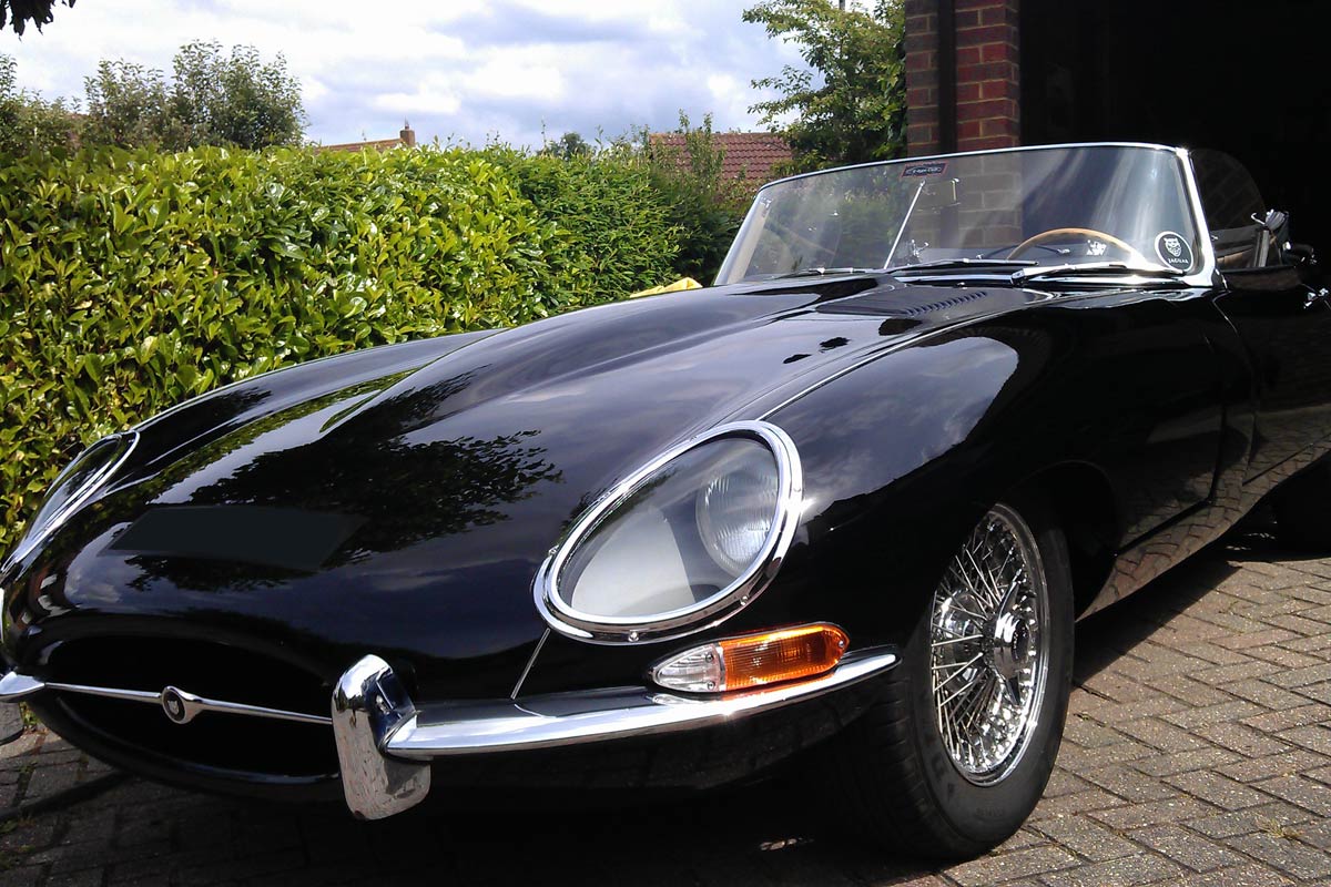 E-type Jaguar using Ultimate Shield from Airglide